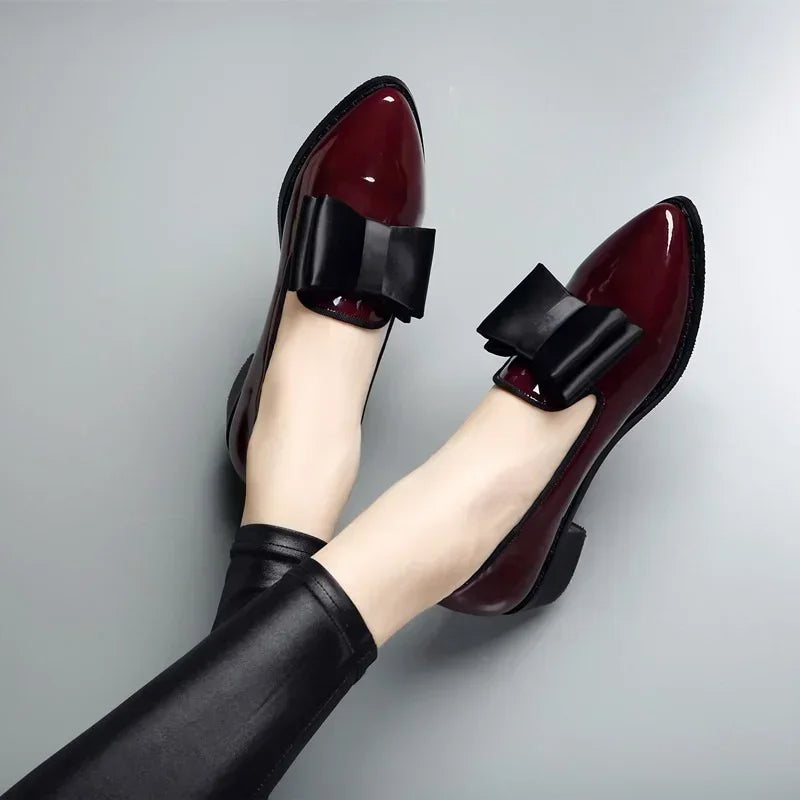 Mocassins à nœud en cuir verni