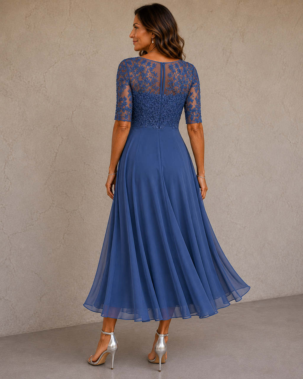 Robe Abella En Dentelle & Mousseline