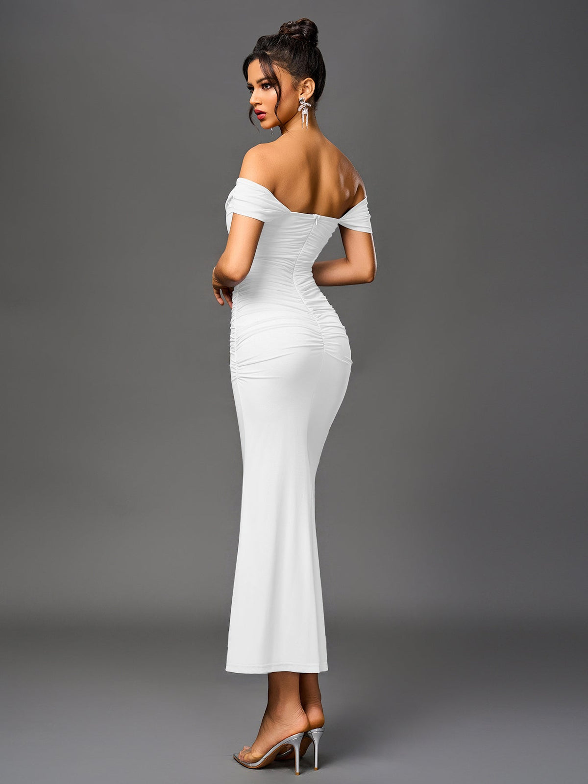 Robe À Épaules Dénudées, Froncée & Zippée Dans Le Dos