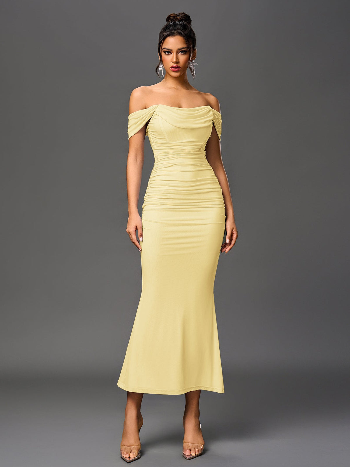 Robe À Épaules Dénudées, Froncée & Zippée Dans Le Dos