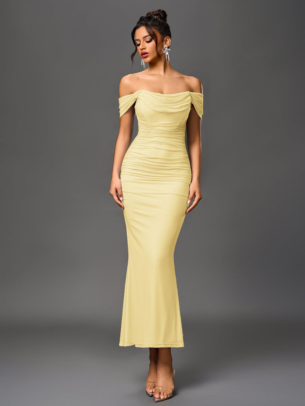 Robe À Épaules Dénudées, Froncée & Zippée Dans Le Dos