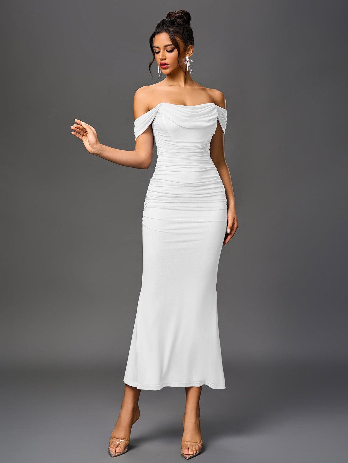 Robe À Épaules Dénudées, Froncée & Zippée Dans Le Dos