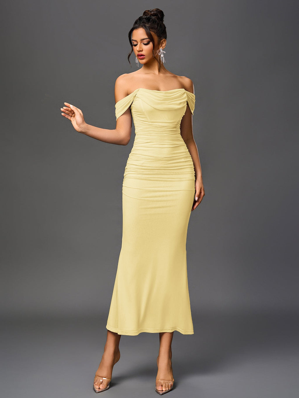 Robe À Épaules Dénudées, Froncée & Zippée Dans Le Dos