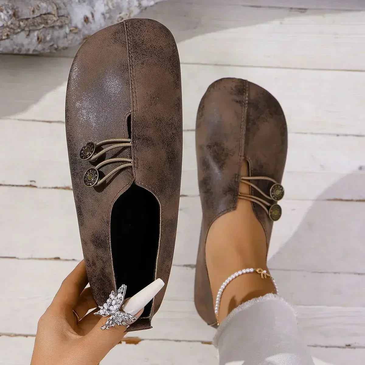 Mocassins Boutonnés En Daim Pour Femme