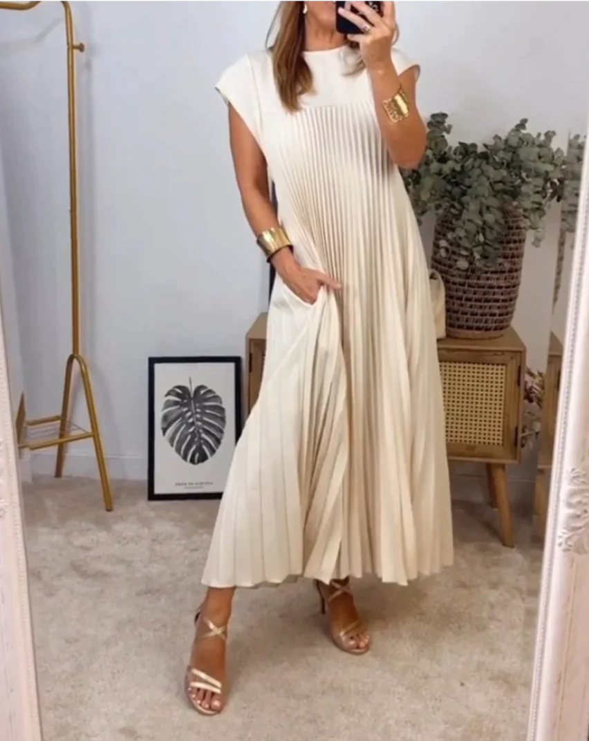 Robe Unie Plissée Sans Manches